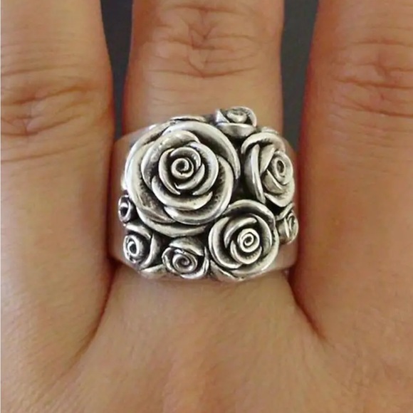 🎄3 for $23🎄 Silver Plated Rose Ring - Picture 3 of 4